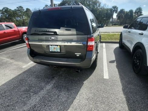 Used 2016 Ford Expedition XLT image 4