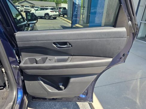 Used 2025 Nissan Pathfinder SV AWD/4WD image 41