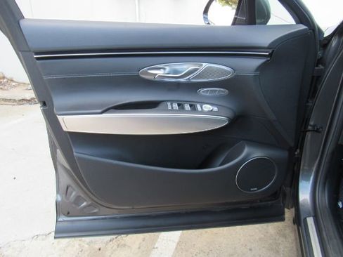 Used 2022 Genesis GV70 2.5T w/ Select Package image 15