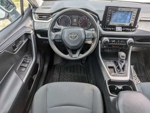 Used 2021 Toyota RAV4 LE FWD image 18