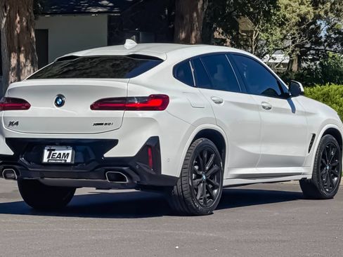 Used 2025 BMW X4 xDrive30i w/ Premium Package AWD/4WD image 4