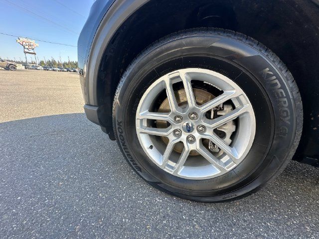 Used 2025 Ford Explorer Active AWD/4WD image 28