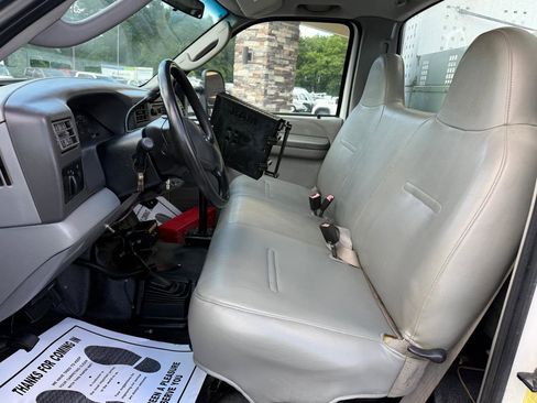 Used 2004 Ford F450 4x4 Regular Cab Super Duty image 9