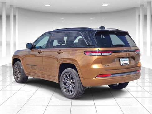 Used 2026 Jeep Grand Cherokee Summit w/ Obsidian Package AWD/4WD image 5