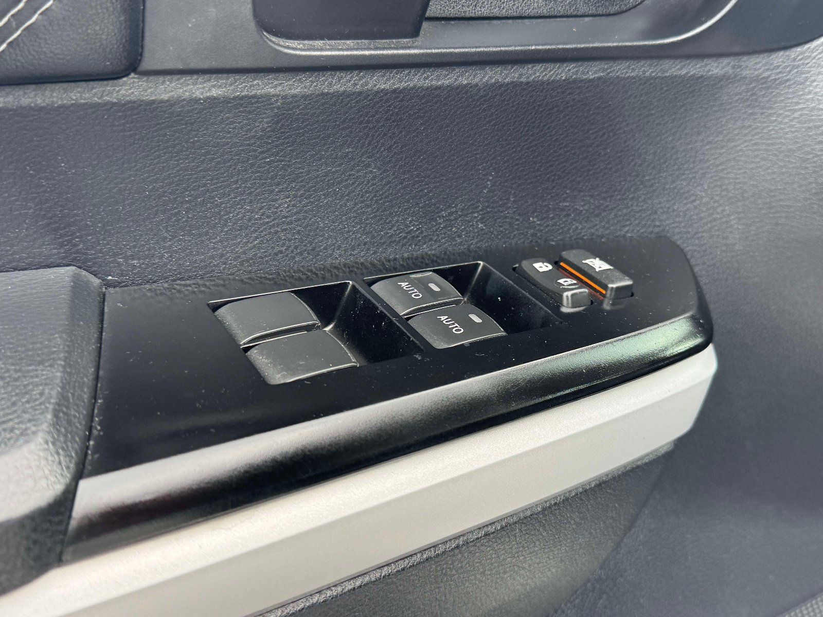 Used 2019 Toyota Tundra Platinum AWD/4WD image 16