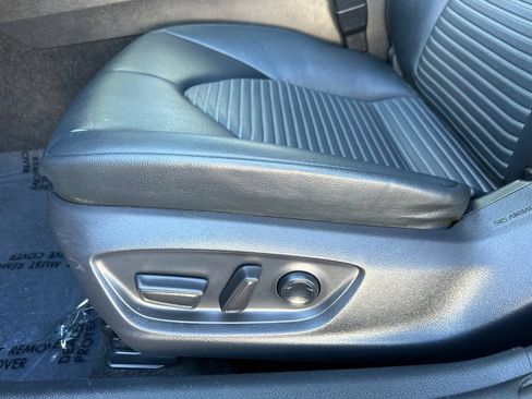 Used 2019 Toyota Camry SE FWD image 13