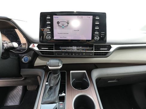 Used 2021 Toyota Sienna XLE image 15