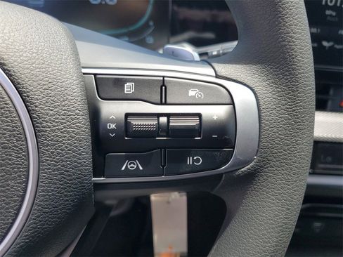 New 2025 Kia Sportage LX image 12