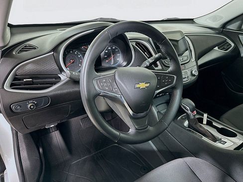 Used 2024 Chevrolet Malibu RS w/ LPO, Floor Liner Package FWD image 9