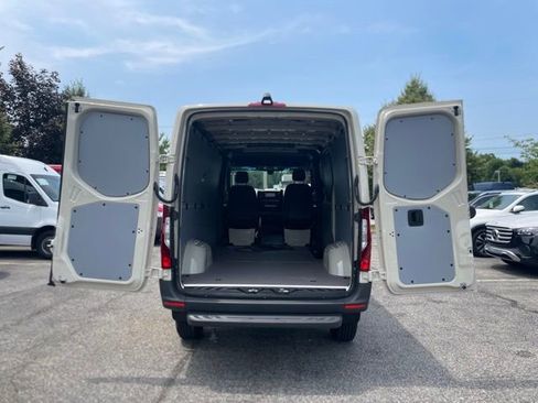 Used 2025 Mercedes-Benz Sprinter 2500 image 15