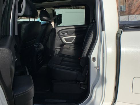 Used 2020 Nissan Titan SL w/ Moonroof Package image 20