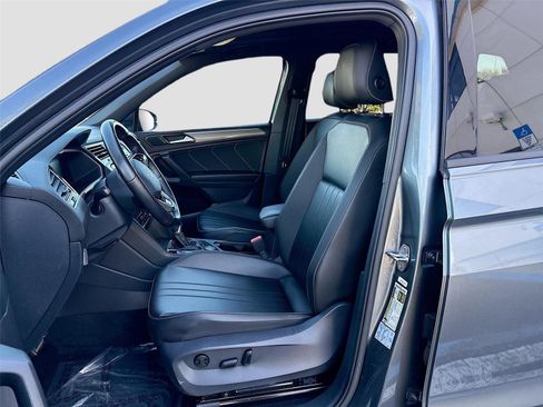 Used 2022 Volkswagen Tiguan SE R-Line image 20