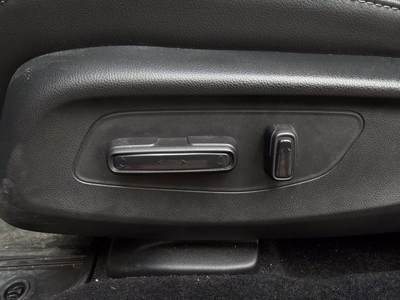 Used 2026 Honda HR-V EX-L image 12