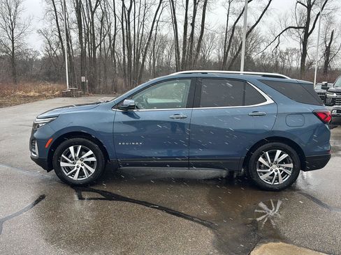 Used 2024 Chevrolet Equinox Premier image 2