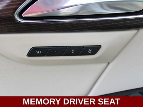 Used 2022 Buick Envision Avenir w/ Technology Package II FWD image 4