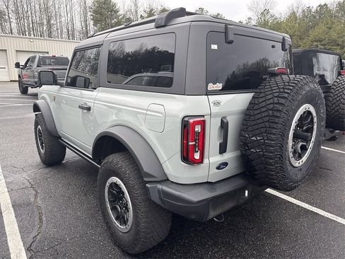 Used 2023 Ford Bronco Badlands w/ Sasquatch Package image 11