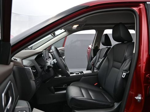 Used 2021 Nissan Rogue SV w/ Premium Package image 5