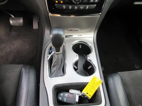 Used 2021 Jeep Grand Cherokee Laredo X image 22