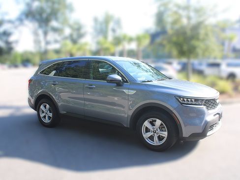 Certified 2023 Kia Sorento LX FWD image 15