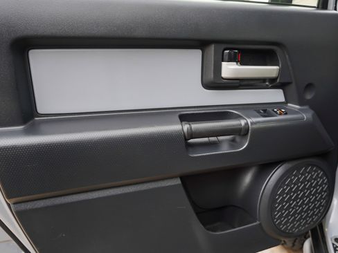 Used 2013 Toyota FJ Cruiser 4WD w/ Trail Teams Special Edition image 21