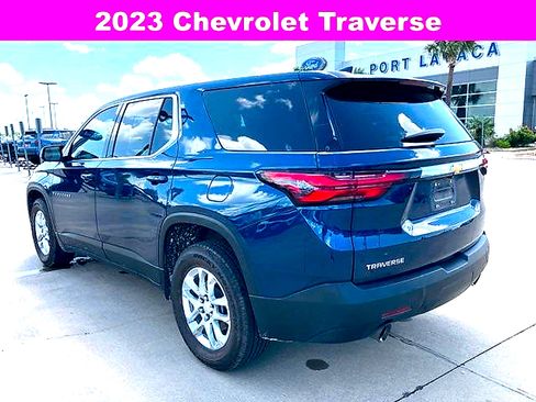 Used 2023 Chevrolet Traverse LS FWD image 5