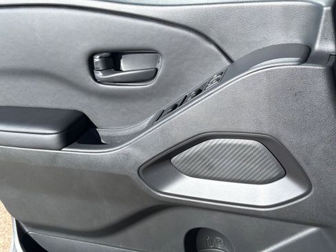 New 2026 Nissan Frontier S image 17