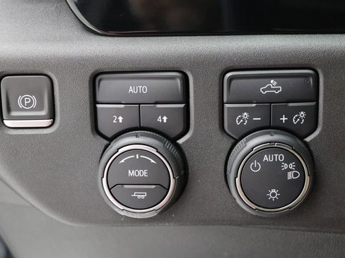 Used 2024 Chevrolet Silverado 1500 LT image 26