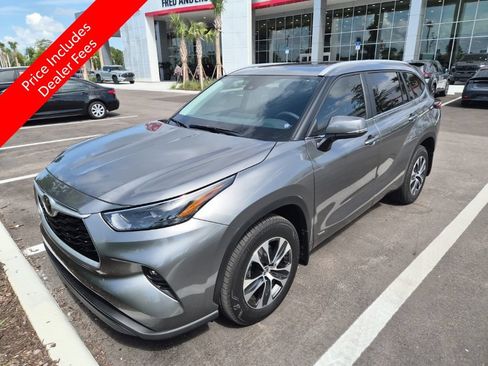 Used 2026 Toyota Highlander XLE AWD/4WD image 1