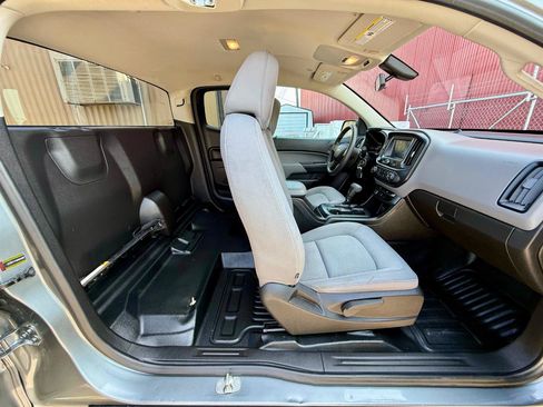 Used 2018 Chevrolet Colorado W/T RWD image 34