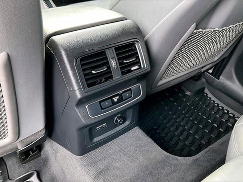 Used 2020 Audi SQ5 Prestige image 25