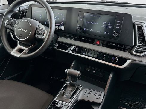 Used 2023 Kia Sportage LX image 6
