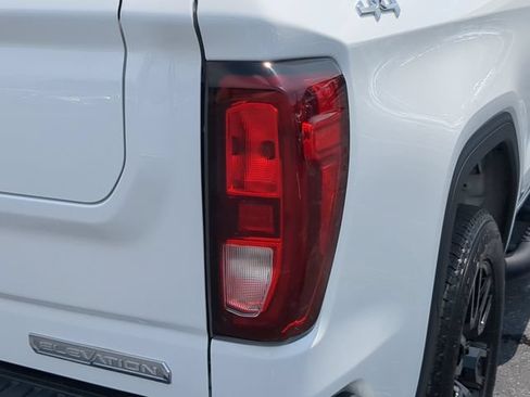 Used 2023 GMC Sierra 1500 Elevation AWD/4WD image 11