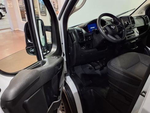 Used 2025 RAM ProMaster 2500 w/ U-Haul Equipment Group FWD image 10