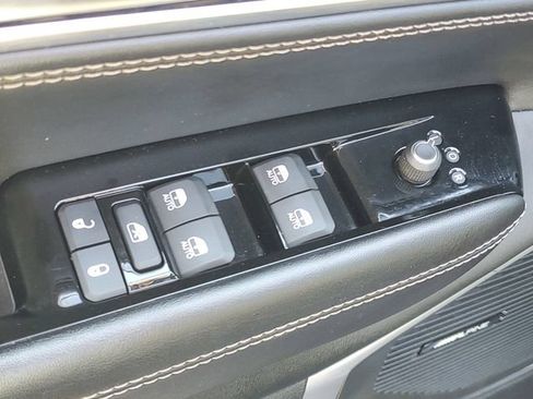 Used 2024 Jeep Wagoneer Series II AWD/4WD image 17