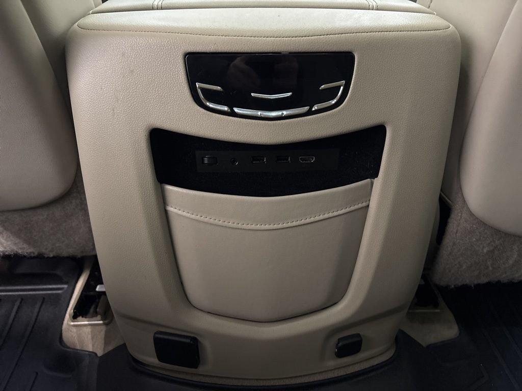 Used 2020 Cadillac Escalade Premium Luxury AWD/4WD image 28