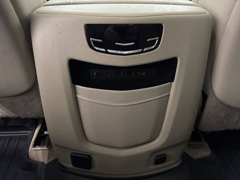 Used 2020 Cadillac Escalade Premium Luxury AWD/4WD image 28