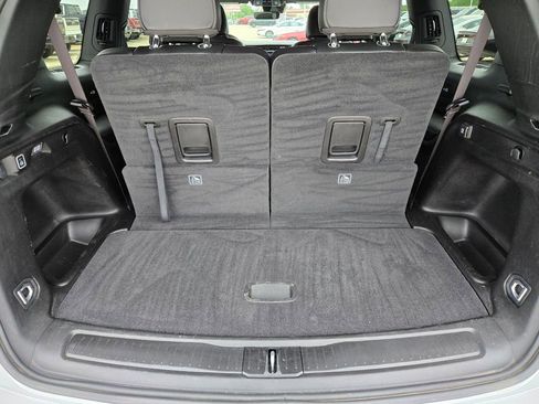 Used 2025 Jeep Grand Cherokee L Laredo RWD image 31