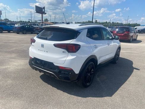 Used 2024 Buick Encore GX Sport Touring image 6