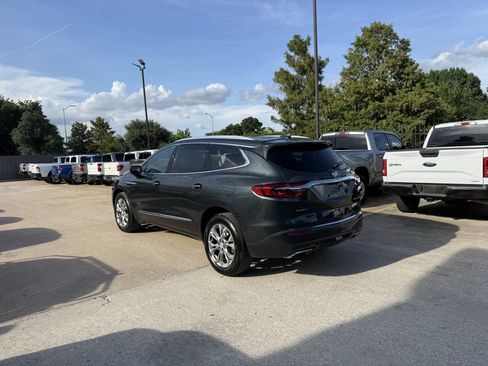 Used 2018 Buick Enclave Avenir w/ Avenir Technology Package AWD/4WD image 4