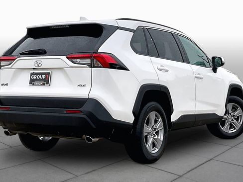 Used 2025 Toyota RAV4 XLE FWD image 12