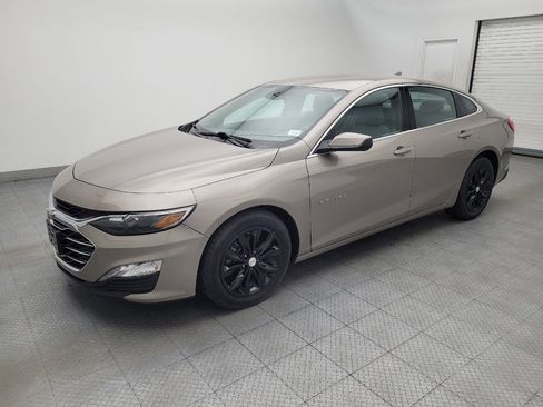 Used 2025 Chevrolet Malibu LT FWD image 2