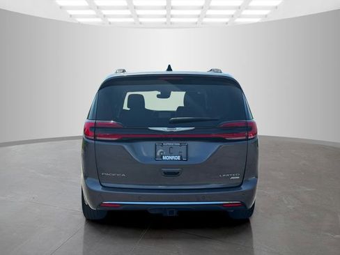 Certified 2023 Chrysler Pacifica Limited w/ Trailer Tow Group AWD/4WD image 6