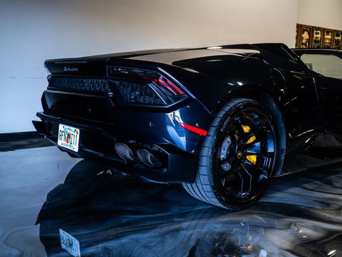 Used 2018 Lamborghini Huracan LP 580-2 image 8