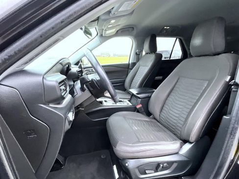 Used 2020 Ford Explorer XLT AWD/4WD image 10