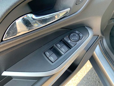 Certified 2025 Chevrolet Trax RS FWD image 20