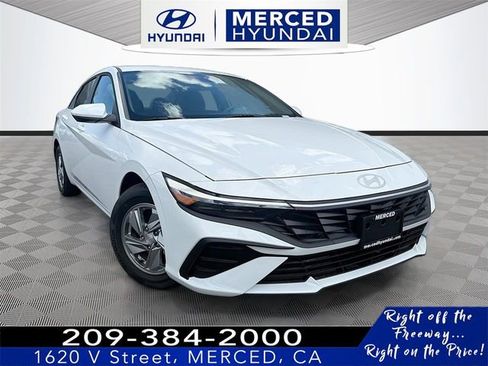 New 2026 Hyundai Elantra SE image 1