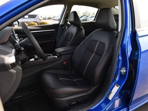 Used 2025 Nissan Altima 2.5 SR image 18