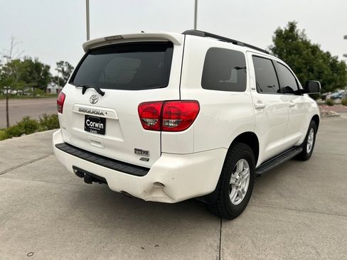 Used 2014 Toyota Sequoia SR5 AWD/4WD image 7