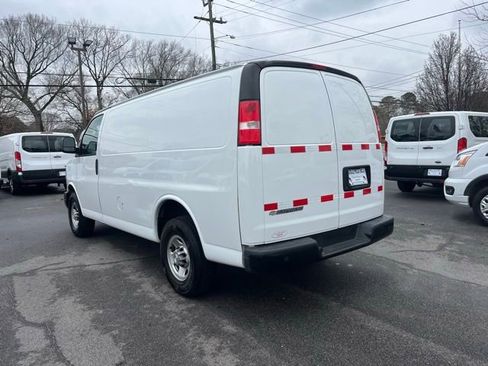 Used 2021 Chevrolet Express 2500 image 4