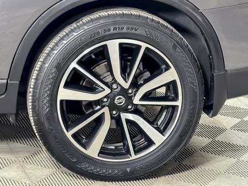 Used 2019 Nissan Rogue SL w/ Premium Package FWD image 26